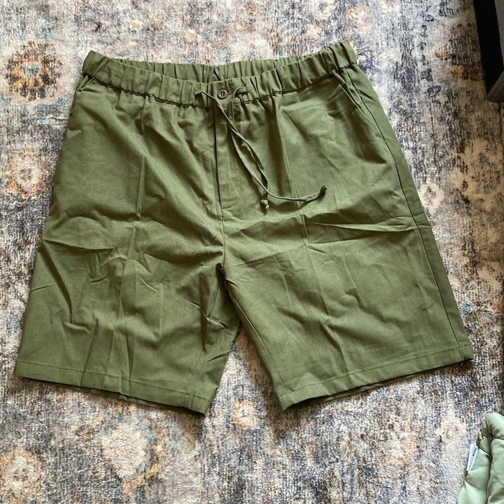 Forest green men’s shorts